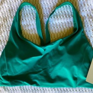 NWT Athleta Malibu Bikini Top D-DD